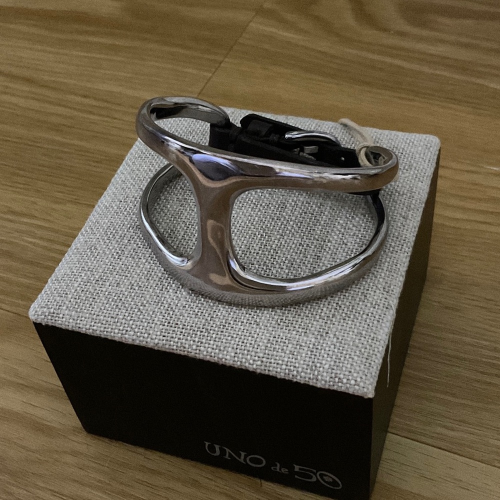 NWT UNO de 50 Polished Silver-plated Cuff "Two in One" $240 - Picture 9 of 13